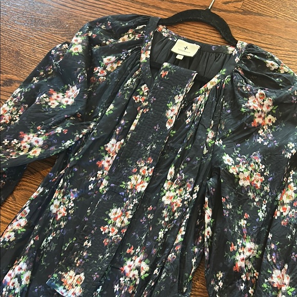 TUCKERNUCK ONYX FALLING FLOWERS BOUQUET LYLES DRESS - Picture 3 of 6